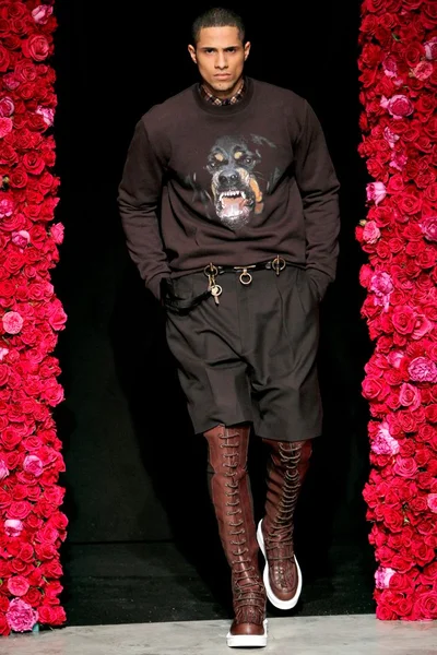 Look 12